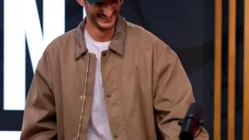 Veste de Pierre Niney dans Pierre Niney nous retourne le cerveau ! (Interview Popcorn)