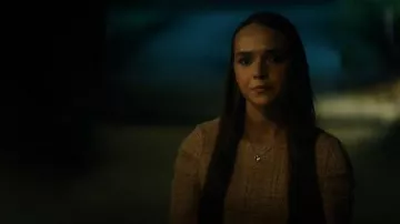 Vestido Bouclé con detalle de pin de Vince Camuto que lleva Kiersten (Sophia Reid-Gantzert) como se ve en Free Bert (S01E04)