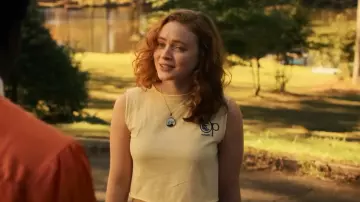 Yellow Ocean Pacific Op Tank Top of Max Mayfield (Sadie Sink) in Stranger Things (S05)