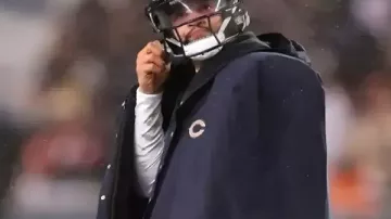 Caleb Williams 2026 Bears Cape Coat in Los Angeles Rams vs Chicago Bears Game Highlights | 2025 NFL Season Divisional Round