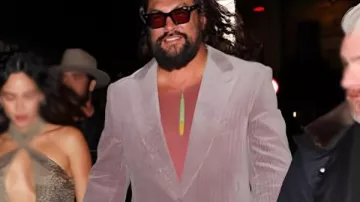 The Wrecking Crew 2026 Jason Momoa Suit en velours de Jonny (Jason Momoa) tel que vu dans The Wrecking Crew