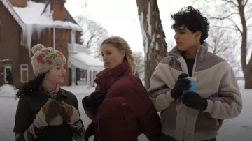 Teddy Mitts van nep-teddybont worn by Maria Russo (Alice Malakhov) as seen in Finding Her Edge (S01E02)