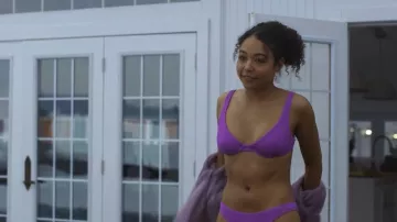 Billabong Sunrays Hike Medium Bikini Bottom worn by Riley Monroe (Millie Davis) as seen in Finding Her Edge (S01E02)