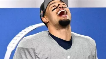 Seattle Seahawks AFC Championship Grey Shirt worn by in Seattle Seahawks NFC Championship Trophy Presentation