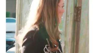 Vanderpump Rules S12 Lisa Vanderpump Blazer noir orné porté par Self (Lisa Vanderpump) dans Vanderpump Rules (S11)