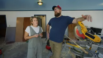 Evercado Mineral Wash High Roller Jumpsuit worn by Erin Napier as seen in Home Town (S10E04)