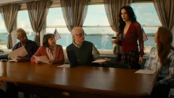 Something Navy Midi Slip Skirt worn by Louisa Glasson (Abigail Spencer) as seen in Best Medicine (S01E01)