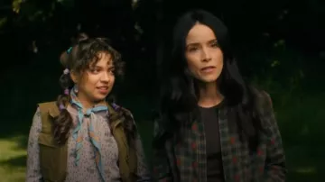 Toad&Co Re-Form Flannel Boxy Long Sleeve Shirt worn by Louisa Glasson (Abigail Spencer) as seen in Best Medicine (S01E04)