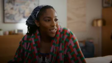 La DoubleJ Magica Bra worn by Gaby (Jessica Williams) as seen in Shrinking(S03E01)