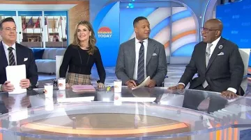 Haut en maille à panneaux de luminosité Zimmermann porté par Savannah Guthrie, tel que vu dans Today le 27 janvier 2026