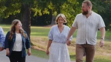 Anthropologie The Darcey Popover Swing Top worn by Erin Napier as seen in Home Town (S10E04)