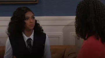 Nandanie Scattered Crystal Necktie worn by Kat Richardson (Colby Muhammad) as seen in Beyond the Gates (S02E12)