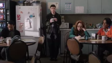 Uniqlo Cargo Pants worn by Jacob Hill (Chris Perfetti) as seen in Abbott Elementary (S05E12)