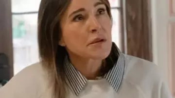 Shrinking S03 Christa Miller Raison D’etre Sweatshirt (Christa Miller) in Shrinking (S02)