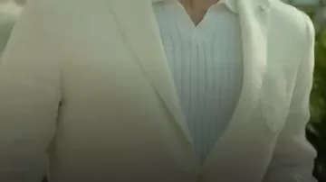 White Blazer worn by Andrés 'Berlín' de Fonollosa (Pedro Alonso) in Berlin and the Lady with an Ermine