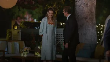 La Double J Buy Me A Martini Dress portée par Meg (Lily Rabe) telle que vue dans Shrinking (S03E01)