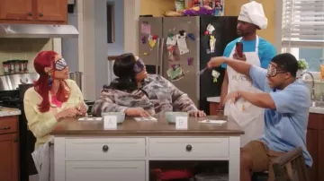 Cue Patch Pocket Shirt in Light Yellow worn by Denise (Tami Roman) as seen in The Ms. Pat Show (S05E05)