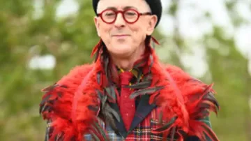 The Traitors US S04 Alan Cumming Blazer mixte à carreaux (Alan Cumming) dans The Traitors (S04)