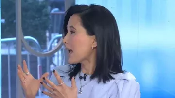 UNOde50 Heartbeat Necklace worn by Vicky Nguyen as seen in Today on  February 2, 2026