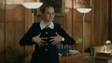 KarenMillen veste longue longue à col contraste compacte extensible et ajustée, portée par Sweetpea Golightly (Miriam Petche) telle que vue dans Industry (S04E01)