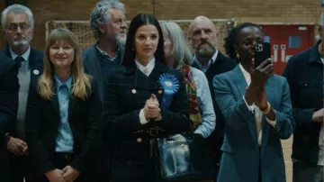 Détective privé Metier porté par Yasmin Kara-Hanani (Marisa Abela) tel que vu dans Industry (S04E02)
