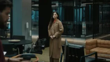 'S Max Mara Custodi Double Breasted Virgin Wool Coat worn by Yasmin Kara-Hanani (Marisa Abela) as seen in Industry (S04E03)