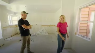 Iro Camiseta Mujer que lleva Jenny Marrs vista en Fixer to Fabulous (S07E08)