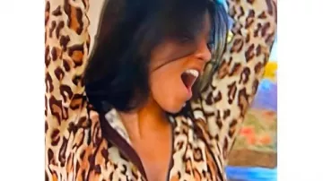 Keeping up with The Kardashians Kourtney Kardashian Hoodie worn by Self (Kourtney Kardashian) in Keeping Up with the Kardashians (S20)