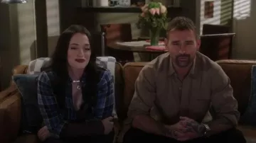 Rails Malin Shirt worn by Riley Parker (Kat Dennings) as seen in Shifting Gears (S02E13)