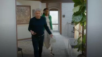 Vans Skate Old SkoolBaskets portées par Gaby (Jessica Williams) comme bénies dans Shrinking (S03E02)