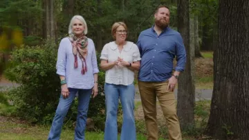 Pilcro The Keira Blouse worn by Erin Napier as seen in Home Town (S10E05)