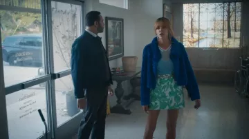 Minijupe Milly Tulip Jacquard portée par Morgan Gillory (Kaitlin Olson) telle que vue dans High Potential (S02E12)