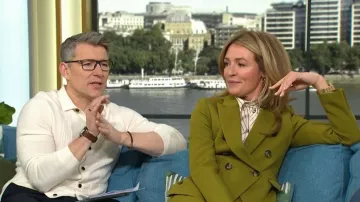 Zara Striped Shirt With Wide Cuffs worn by Cat Deeley as seen in This Morning on January 2026