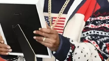 Zipper Hoodie worn by Snoop Dogg in Snoop Dogg surprises Olympians in Milan