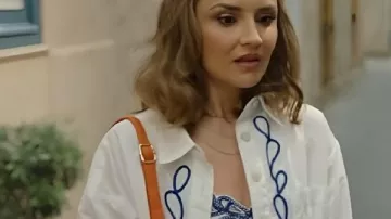 Caught by Love Rachael Leigh Embroidered White Shirt (Rachael Leigh Cook) as seen in Caught by Love