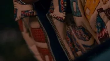 Jaquette imprimée de Samira (Keke Palmer) dans les 'Sbirgues.