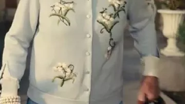 Cardigan porté par (Danielle Kennedy) dans The 'Burbs