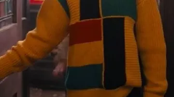 Pull jaune à blocs de couleur porté par Samira (Keke Palmer) dans les bandes