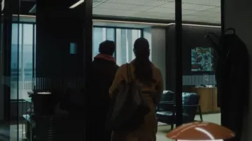 Bottega Veneta Large Andiamo worn by Yasmin Kara-Hanani (Marisa Abela) as seen in Industry (S04E04)