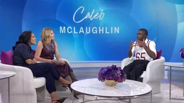 Pantalon cargo courte Dari Veronica Beard porté par Sheinelle Jones, vu dans Today with Jenna & Sheinelle le 6 février 2026