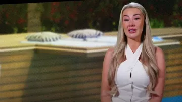 No Small Talk Linen Vest worn by Leah Bowley as seen in Geordie Shore(S26E05)