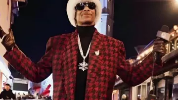 Snoop Dogg Milano Cortina 2026 Olympics Plaid Coat in Snoop Dogg Meets Ilia Malinin ???????????? | Figure Skating Practice at Milano Cortina 2026 ⛸️