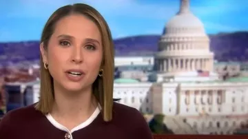 Vestido Midi de Manga Larga de Manga Larga de Zoe y Claire llevado por Elizabeth Schulze, visto en Good Morning America el 10 de febrero de 2026