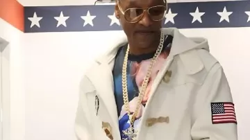 Snoop Dogg Milano Cortina Olympics Toggle Coat in Snoop Dogg Meets Ilia Malinin ???????????? | Figure Skating Practice at Milano Cortina 2026 ⛸️