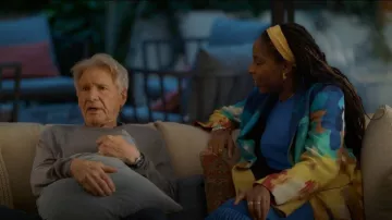 Roxanne Assoulin Juste un autre jour porté par Gaby (Jessica Williams) tel que vu dans Shrinking (S03E03)