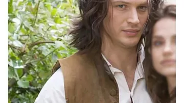 Tom Hardy Cumbres Borrascosas 2026 Chaleco de ante (Tom Hardy) en Cumbres Borrascosas