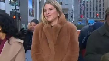 Le manteau en fourrure brune de Jenna Bush Hager du Today Show 2026 tel que vu dans Today Show