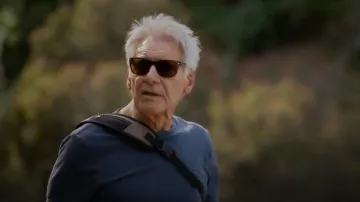 Lunettes de soleil Persol polarisées, PO3135S portées par le Dr Paul Rhodes (Harrison Ford) comme on le voit dans Shrinking (S03E03)