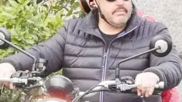 Manteau doudoune Solo Mio Kevin James porté par Matt (Kevin James) dans Solo Mio