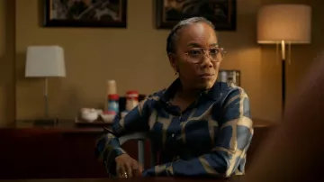 Mango Women's Printed Long Shirt worn by Amanda Wagner (Sonja Sohn) as seen in Will Trent (S04E06)